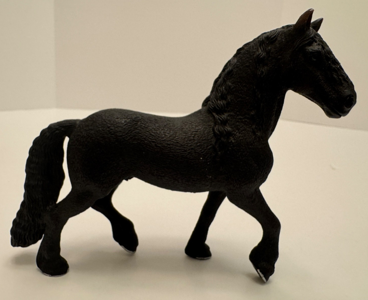Schleich 13667 Frisian Stallion Horse RETIRED Rare - MINT CONDITION (C)