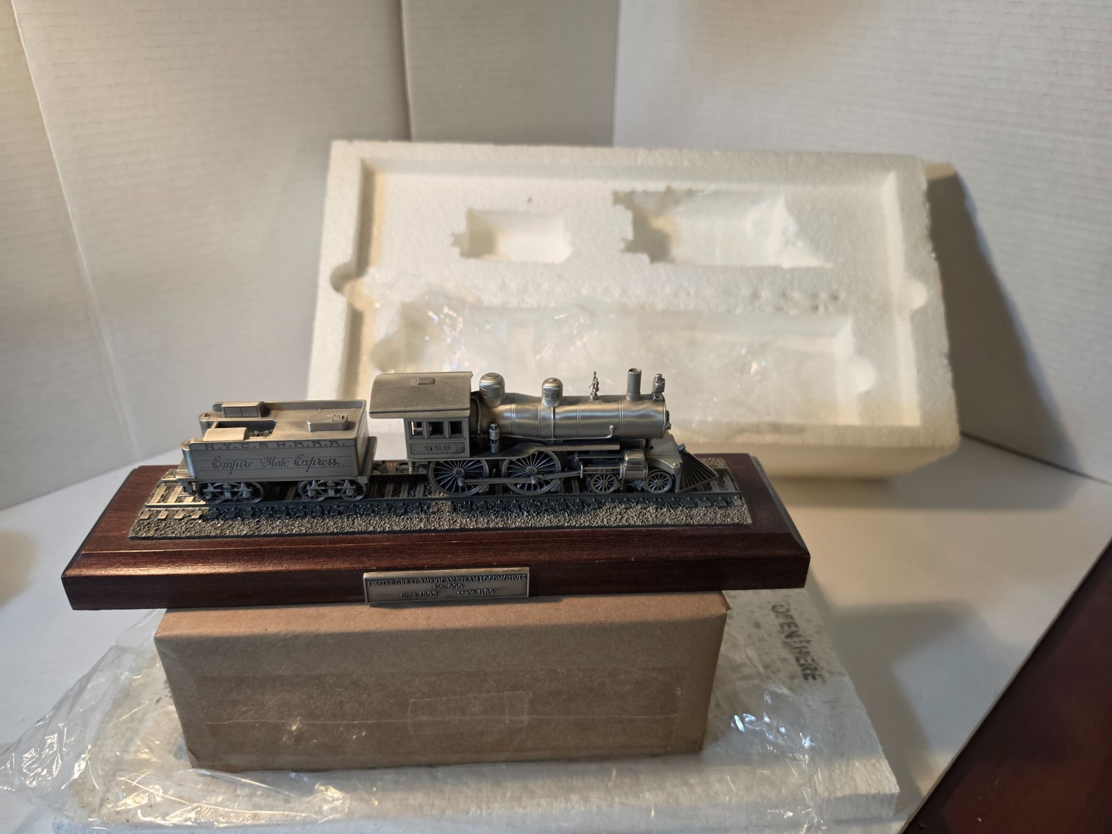 Danbury Mint Great American Steam Locomotives Empire State No 999 Circa 1893