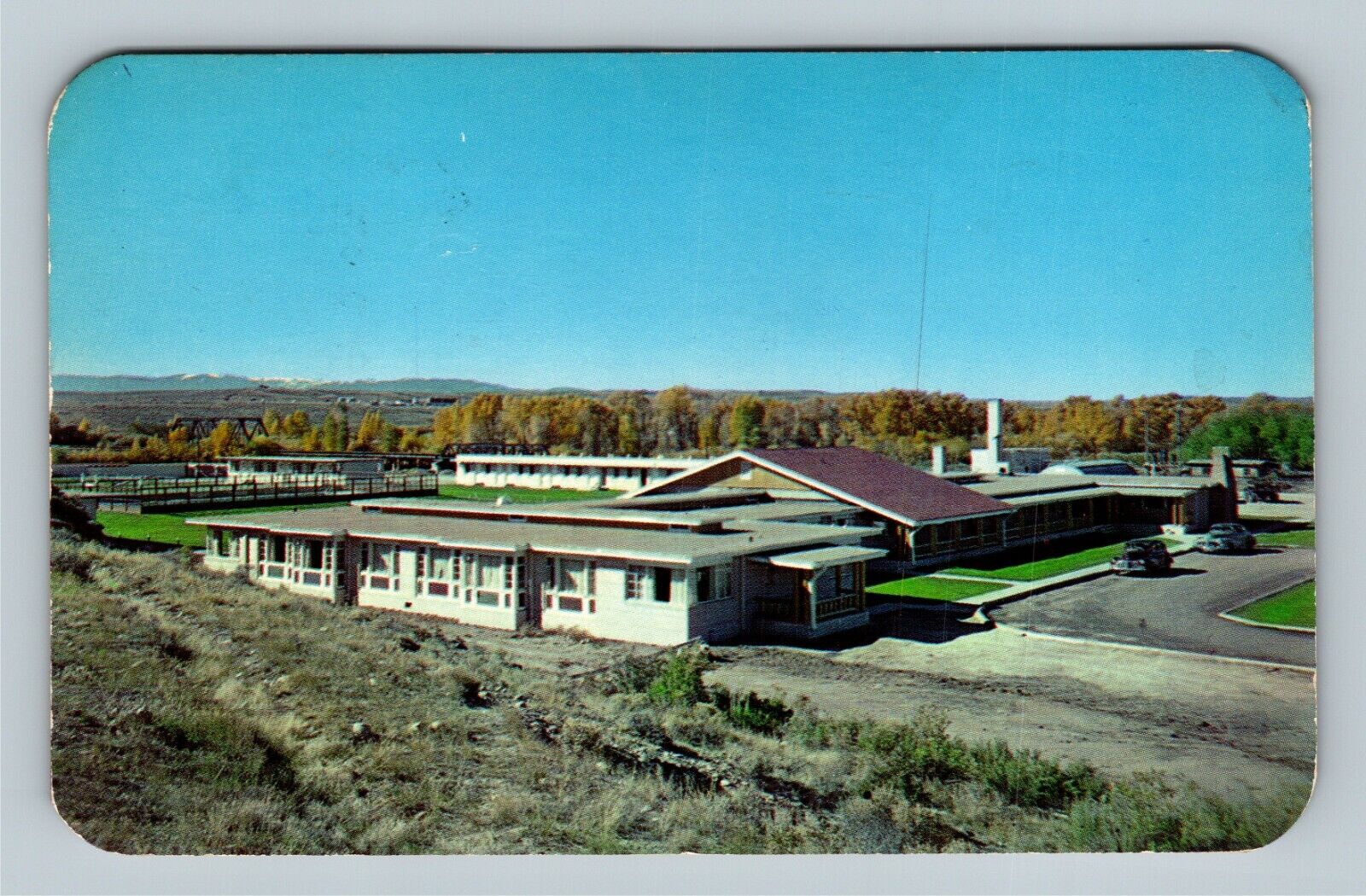 Saratoga WY, The Saratoga Inn, Wyoming c1954 Vintage Postcard