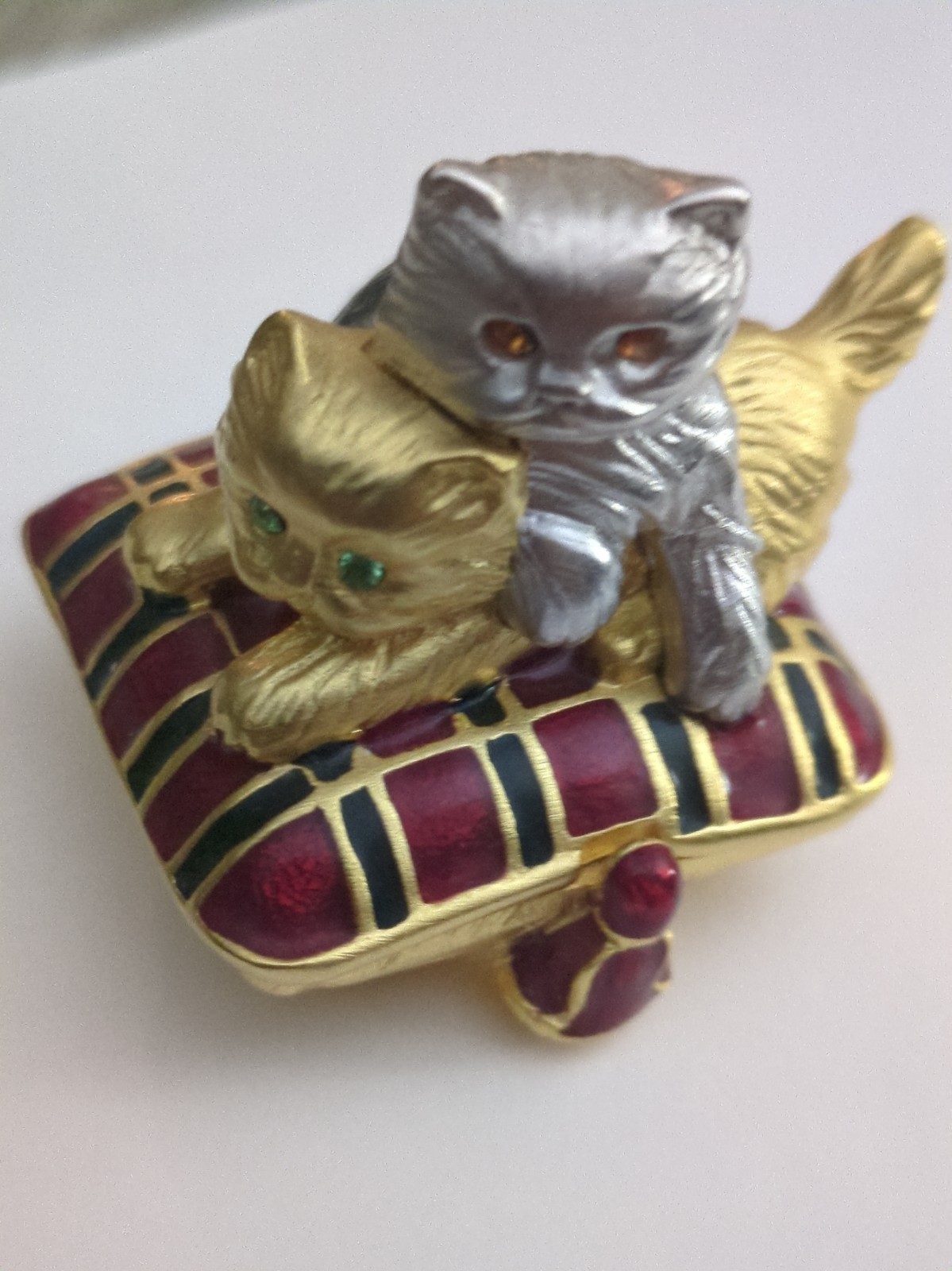 Vintage HTF 1999 Estee Lauder Bejeweled Playful Kittens Solid Perfume Compact