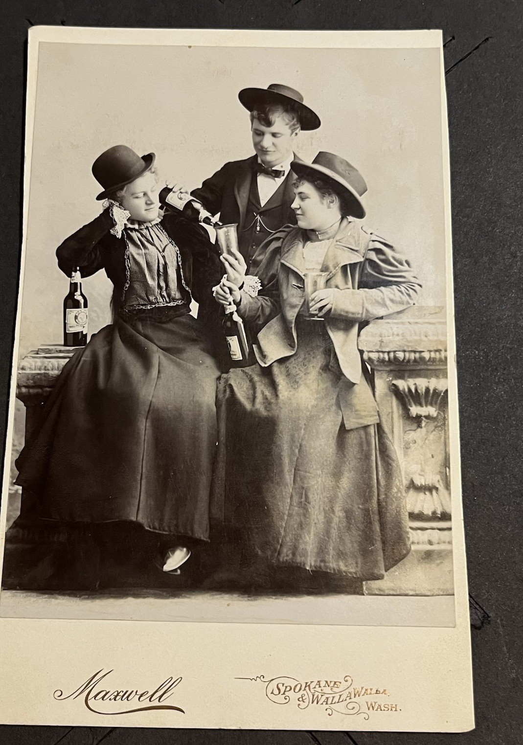Antique Cabinet Card Beer Alcohol Genre 1890s Maxwell Spokane Walla Walla WA