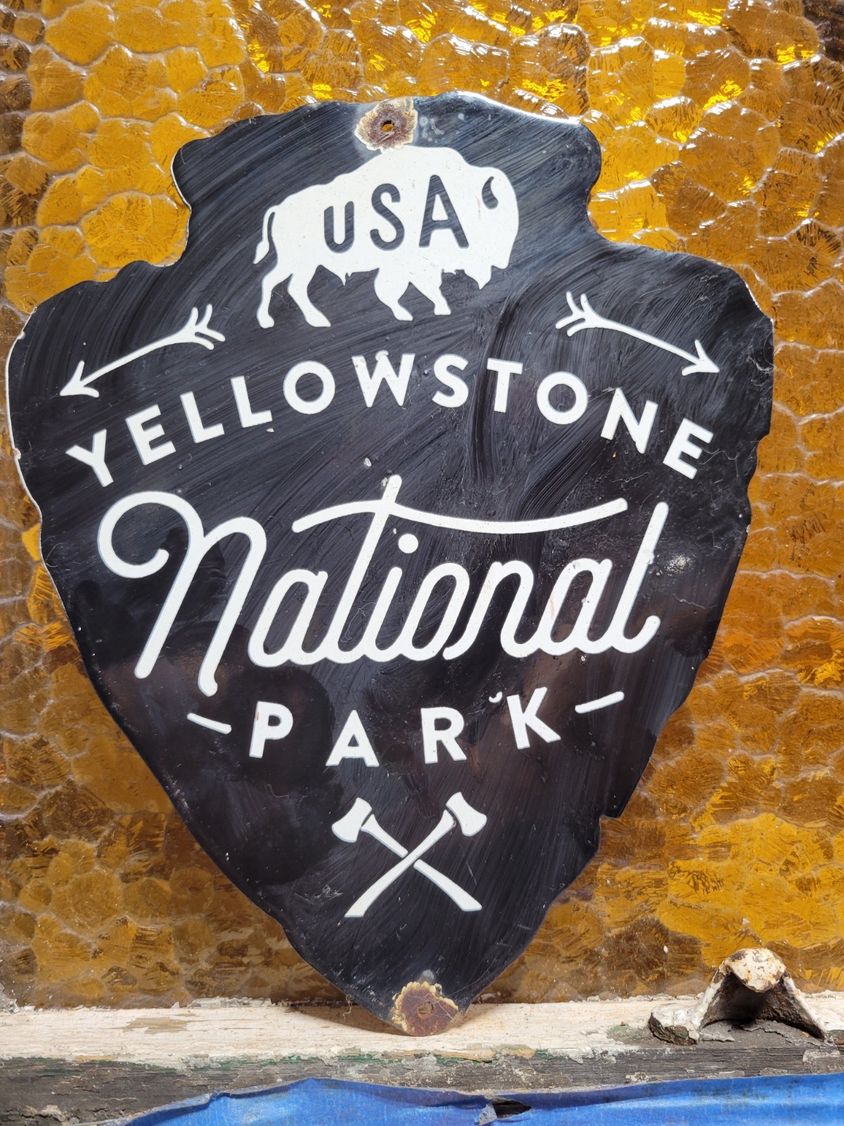 VINTAGE YELLOWSTONE PORCELAIN SIGN RARE OLD RARE NATIONAL PARK ARROWHEAD BUFFALO