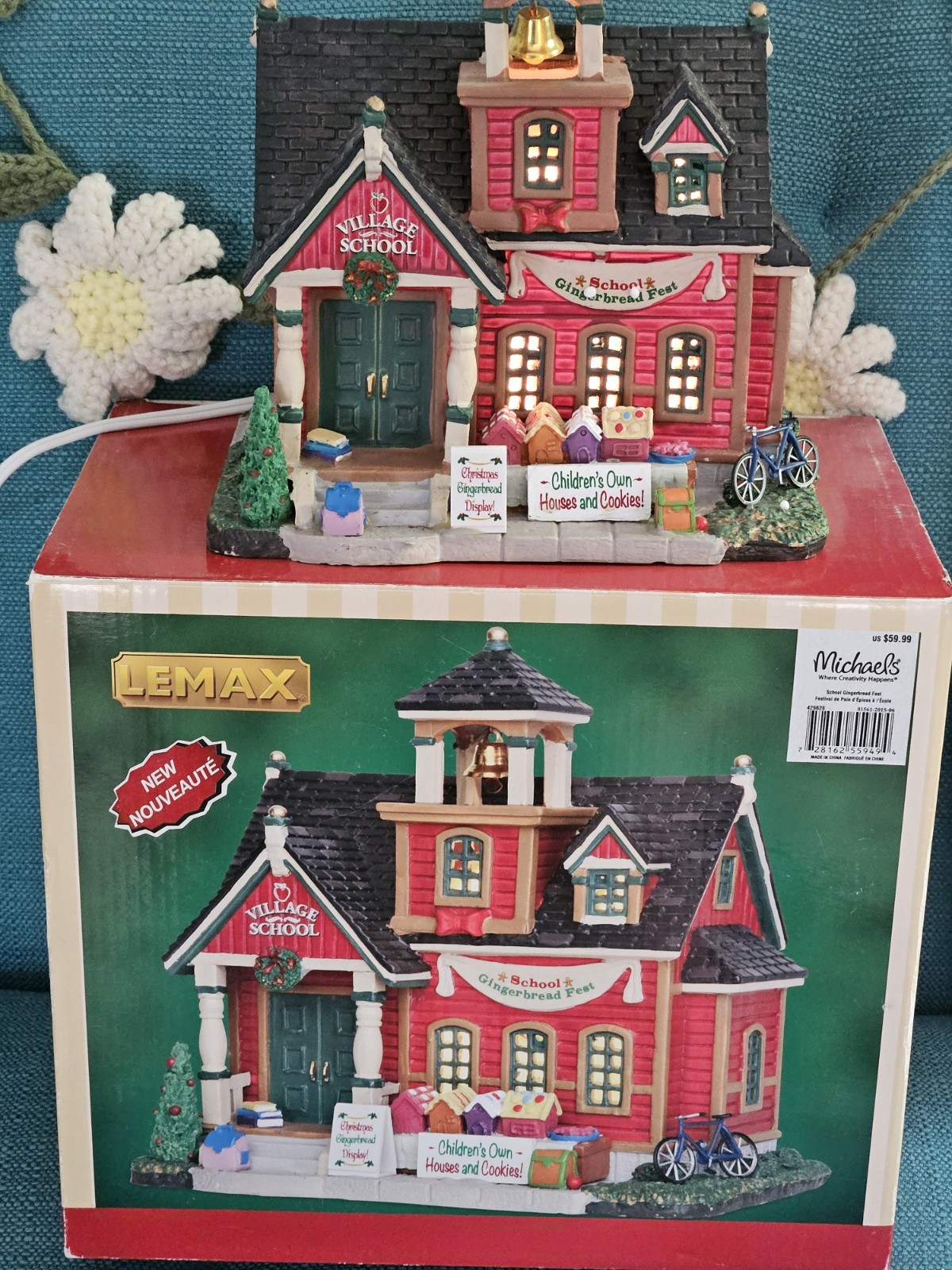LEMAX SCHOOL GINGERBREAD FEST CHRISTMAS HOLIDAY VILLAGE #55949 W/BOX LIGHT 2015