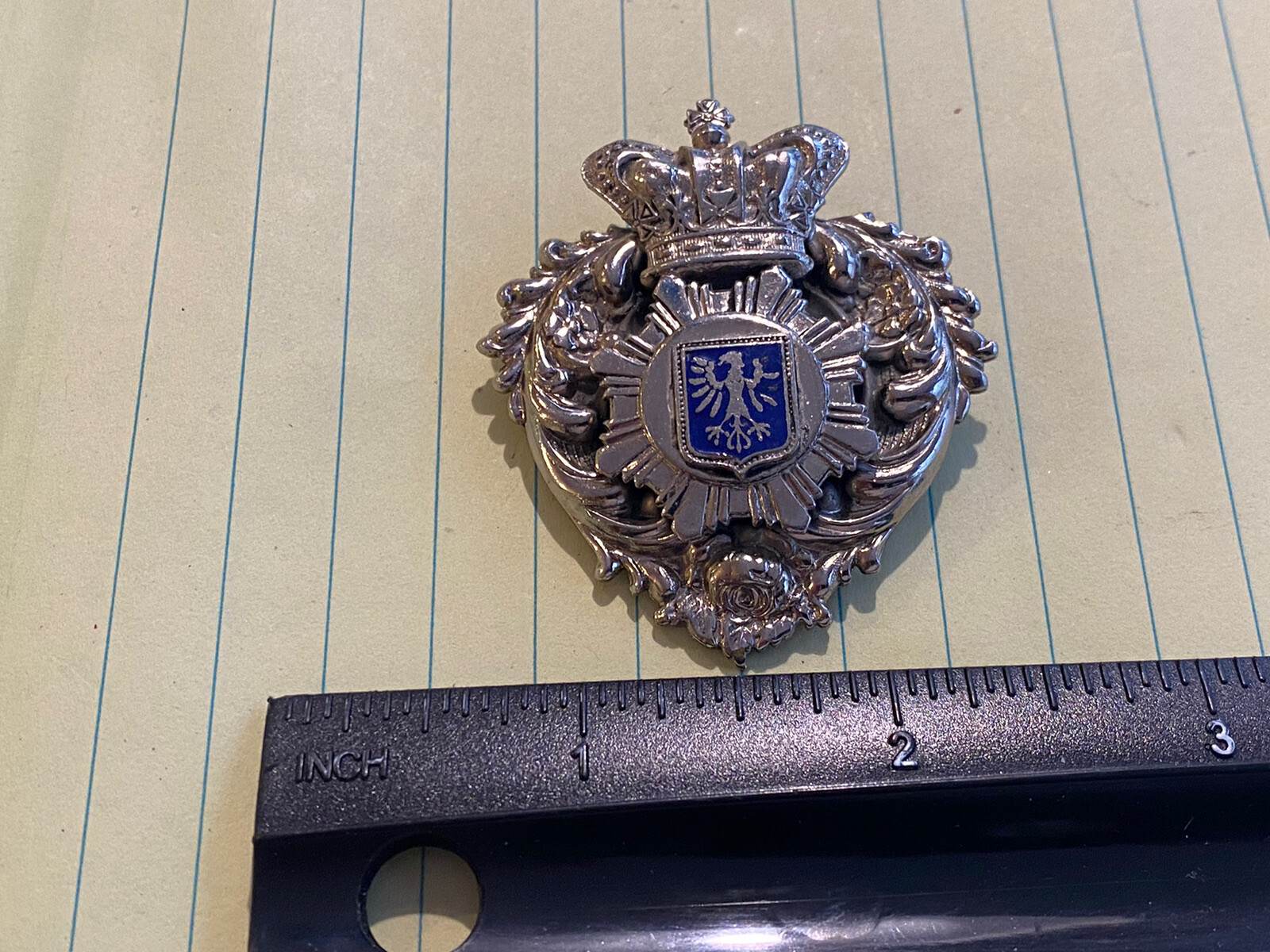 UNKNOWN MEDAL EMBLEM PIN - COAT OF ARMS CREST OF POLAND?  POLISH PIN MEDAL