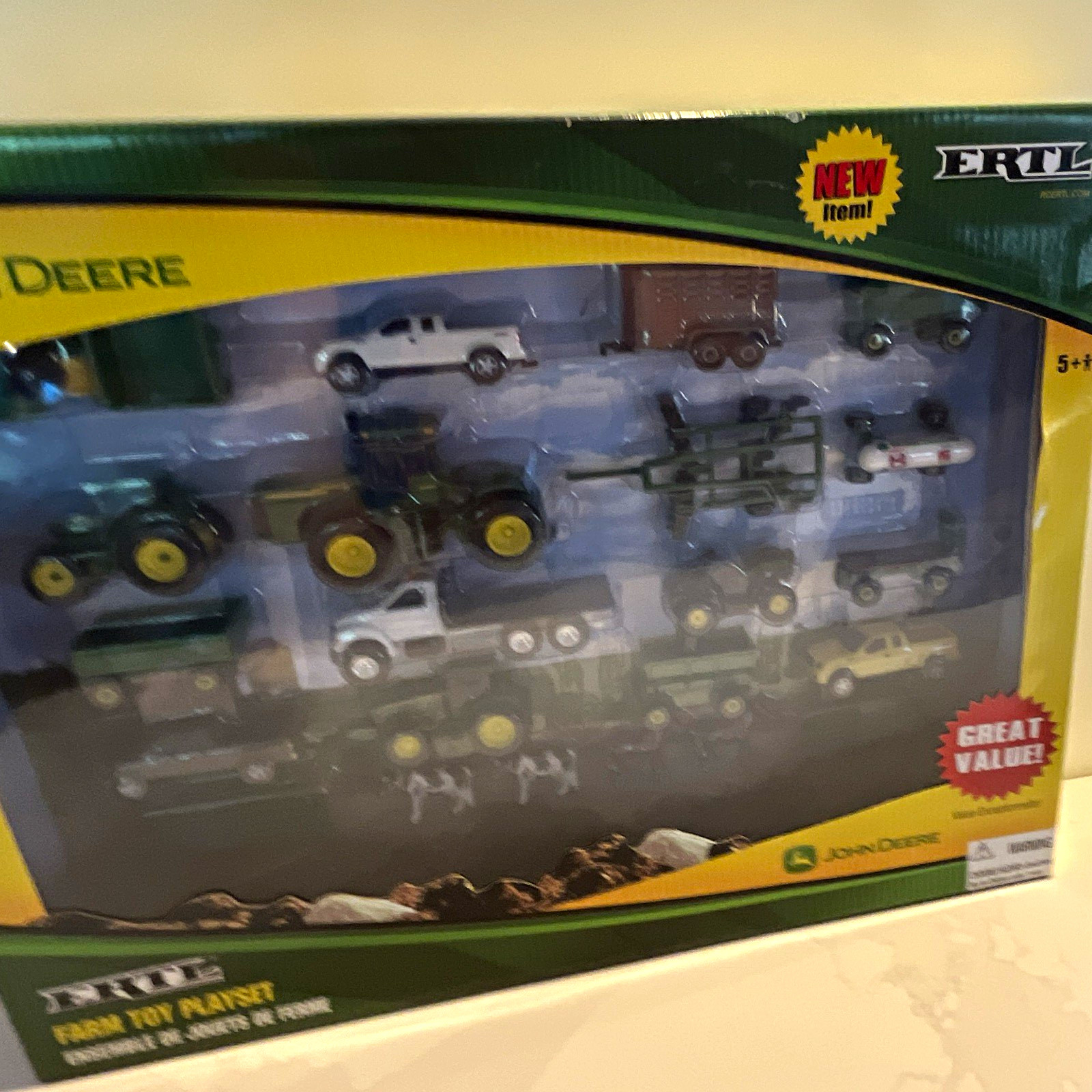 John Deere ERTL Farm Toy Playset Die-Cast & Plastic Vehicles Set Agriculture