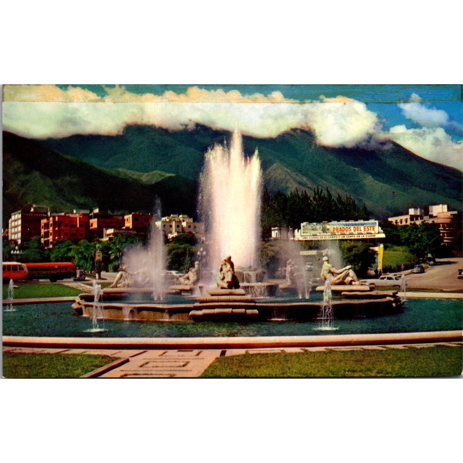 Plaza Venezuela Caracas Venezuela Vintage Postcard SP8-16