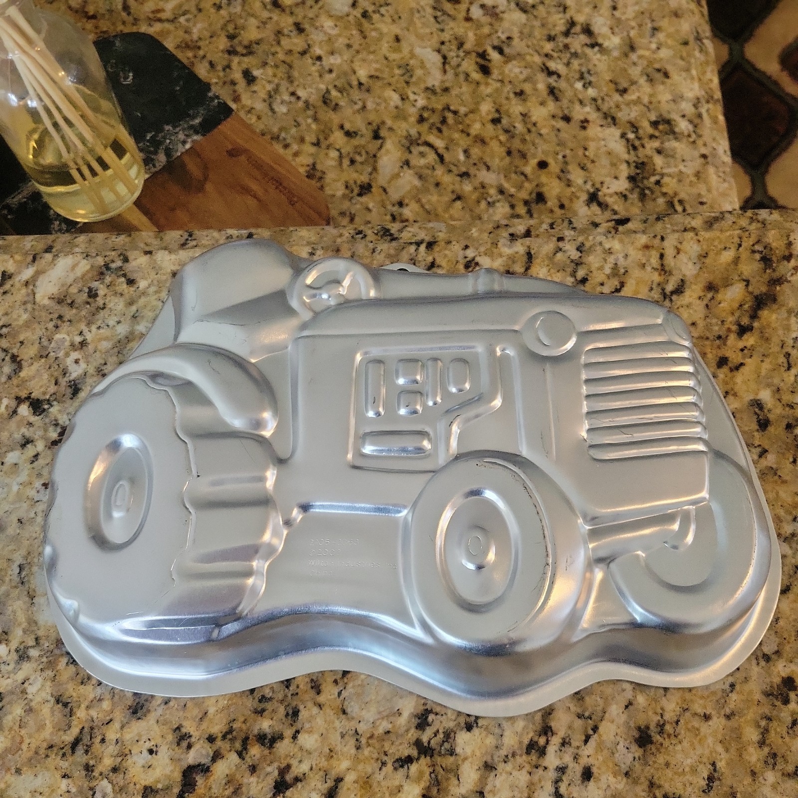 Wilton Farm Ranch Tractor Cake Pan Kitchen Bakeware New never used no box 2002