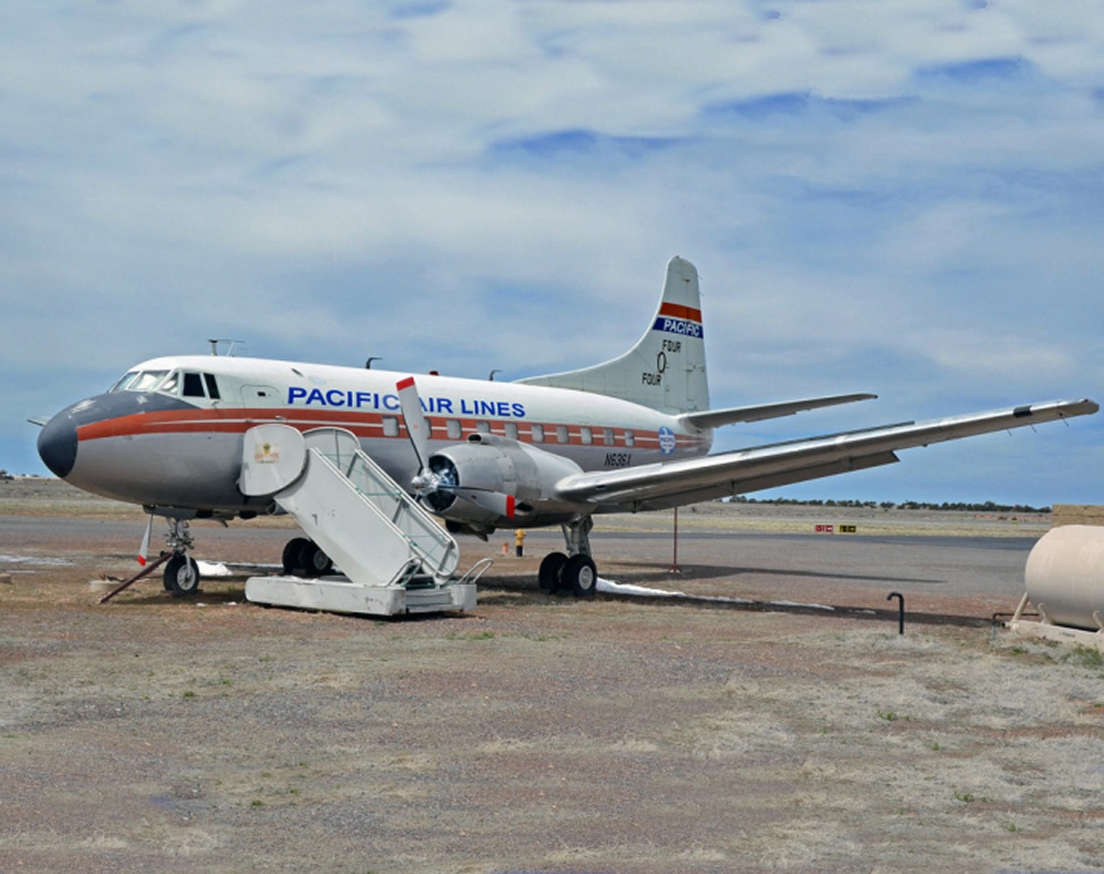 1952 Martin 404 PACIFIC AIR  Airline PHOTO (194-i)