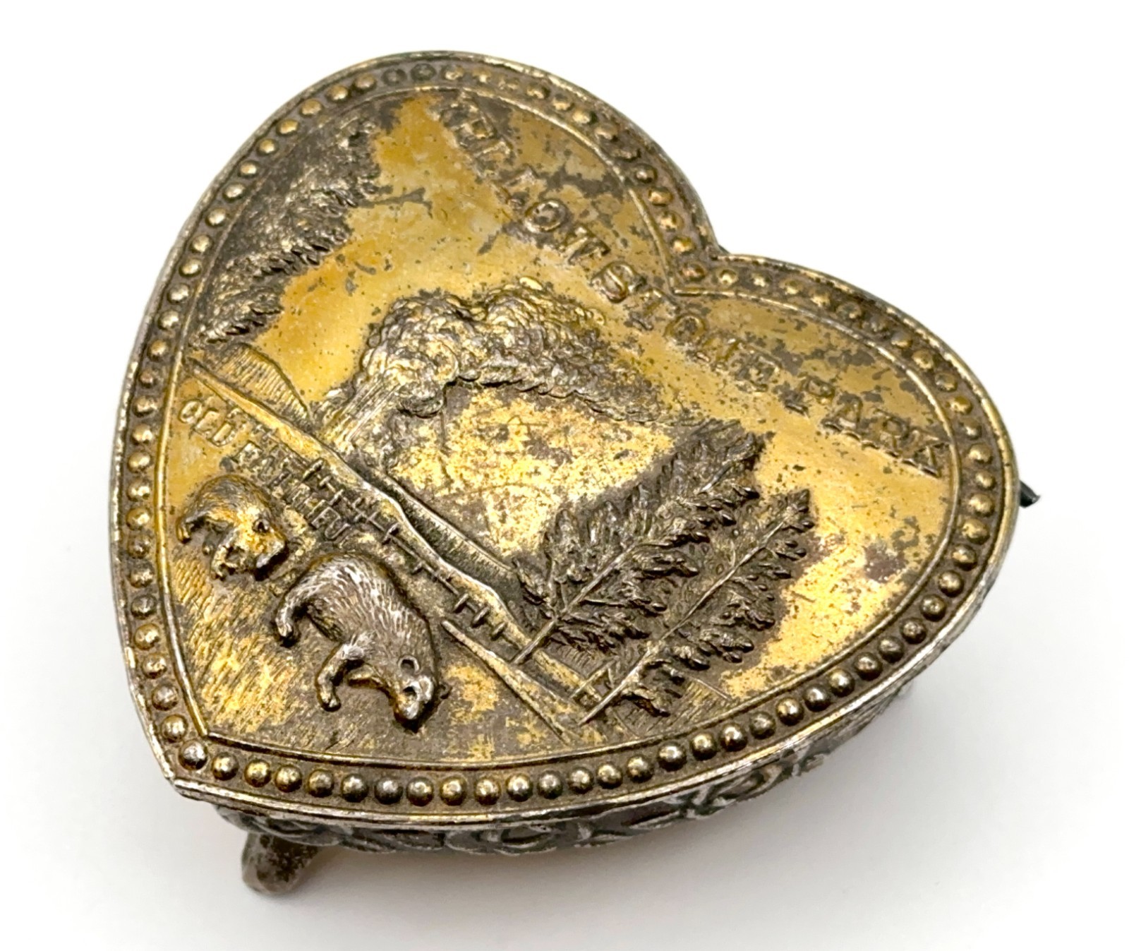 VTG Brass Tone Metal YELLOWSTONE NATIONAL PARK Souvenir Heart Shaped Trinket Box