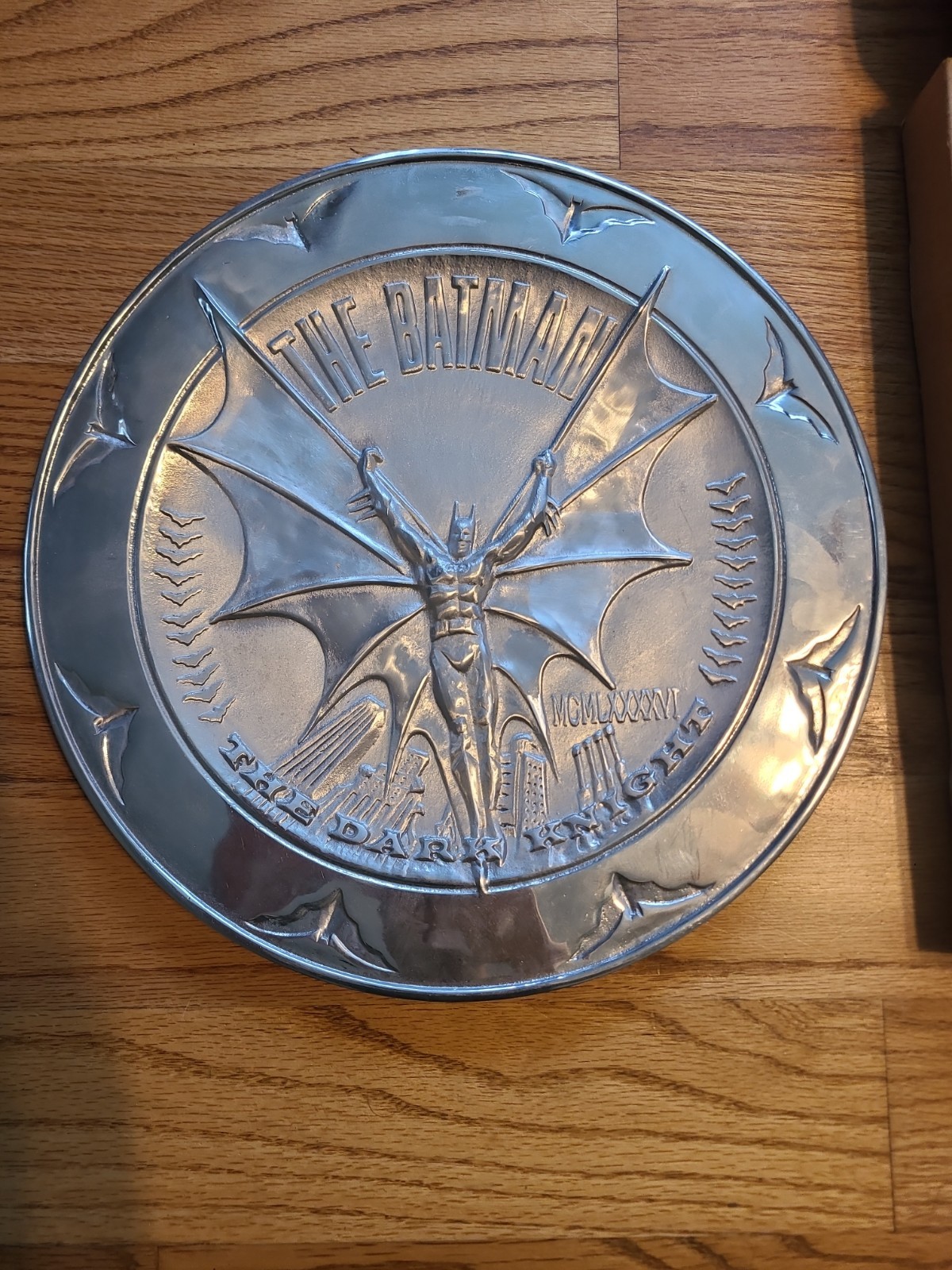 1996 Robert Dennison Batman In Flight Great Gotham City Collection Charger Plate