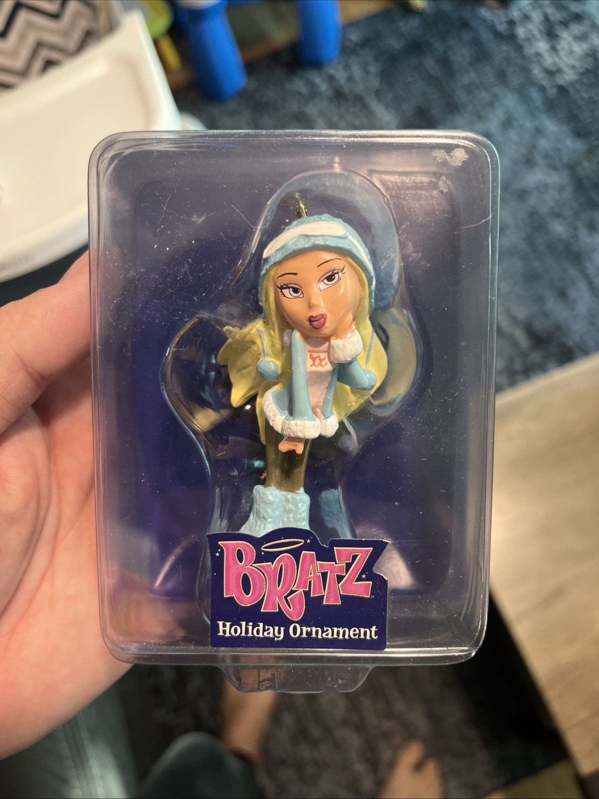 BRATZ-Passion for Fashion-Stylin\' Christmas Holiday Ornament-Blonde-Baby Blue