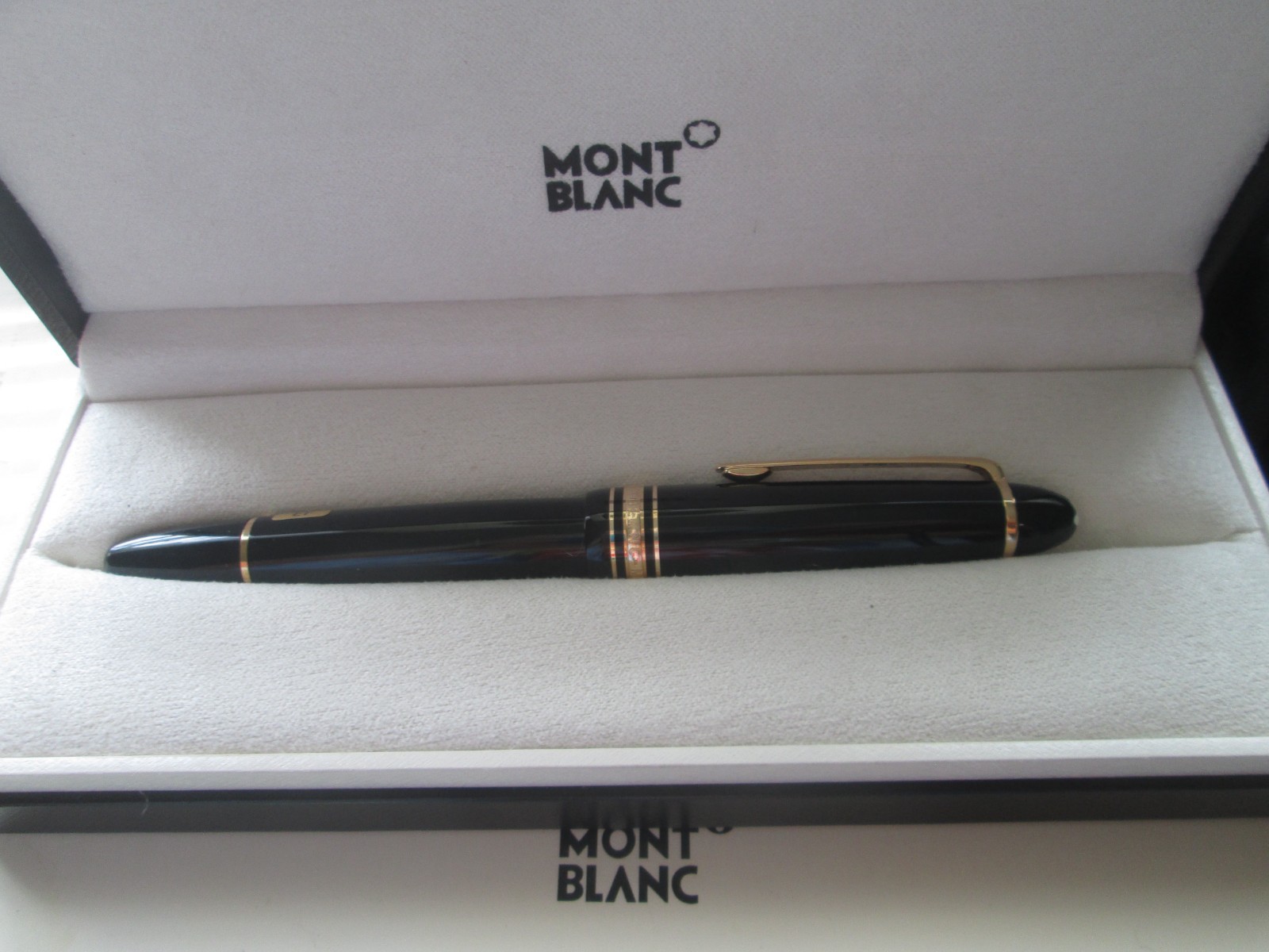 VINTAGE MONT BLANC MEISTERSTUCK PISTON NIB 14K FOUNTAIN PEN, NEW IN BOX