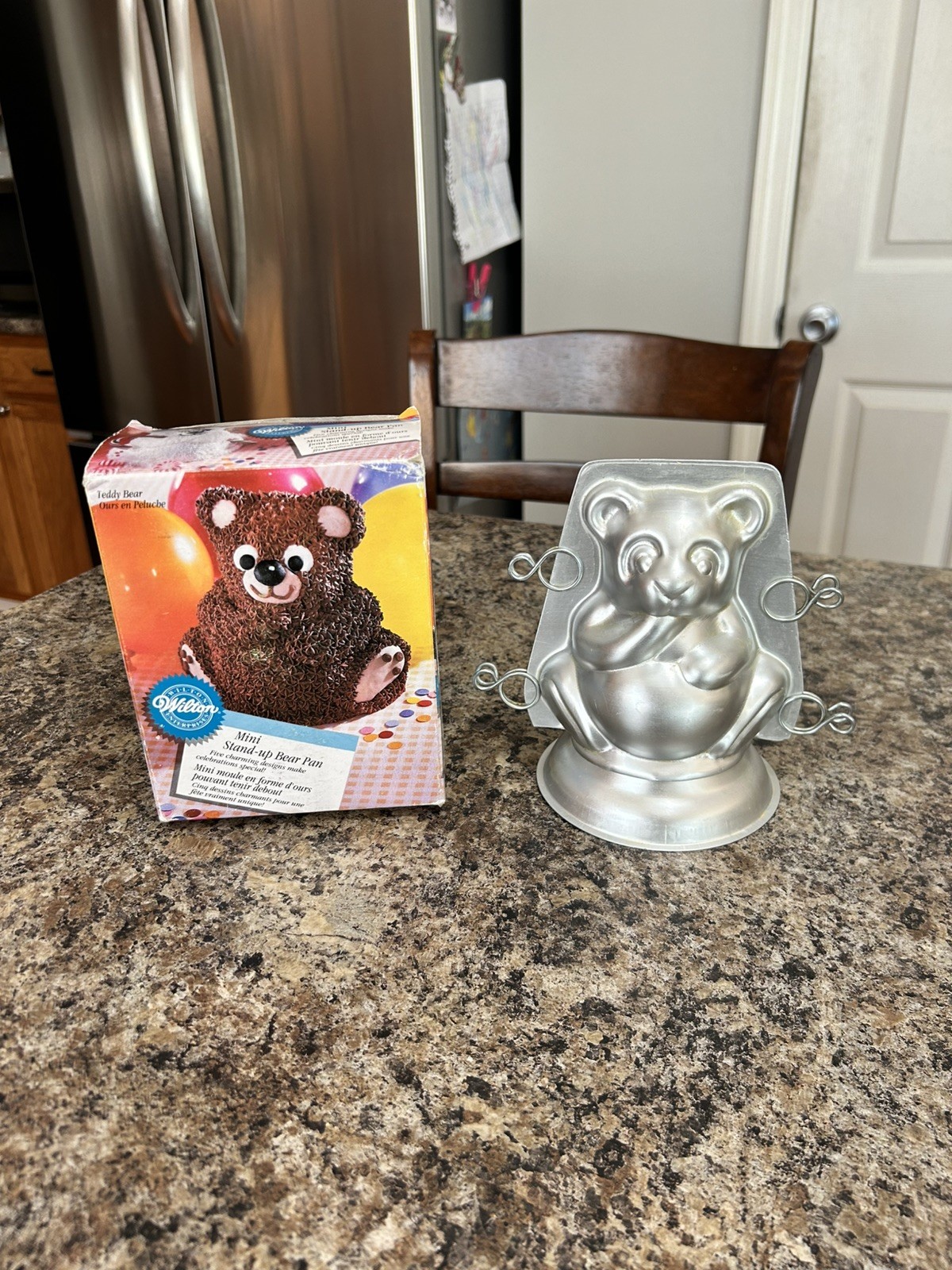 Vintage Wilton Stand Up Teddy Bear 3D Cake Pan Mold complete w box