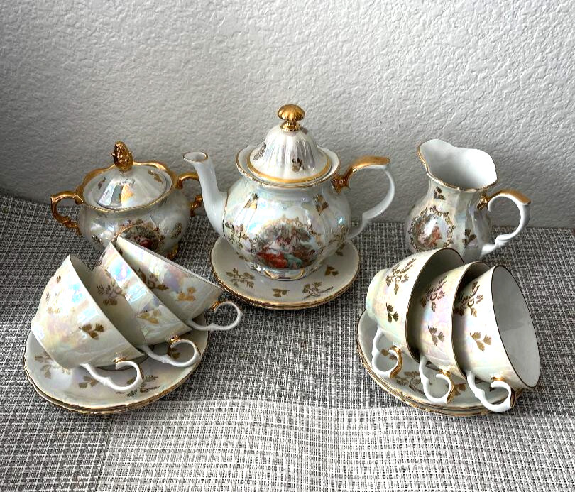 Never Been Used TEA SET KAHLA GERMANY WITH LOVERS \