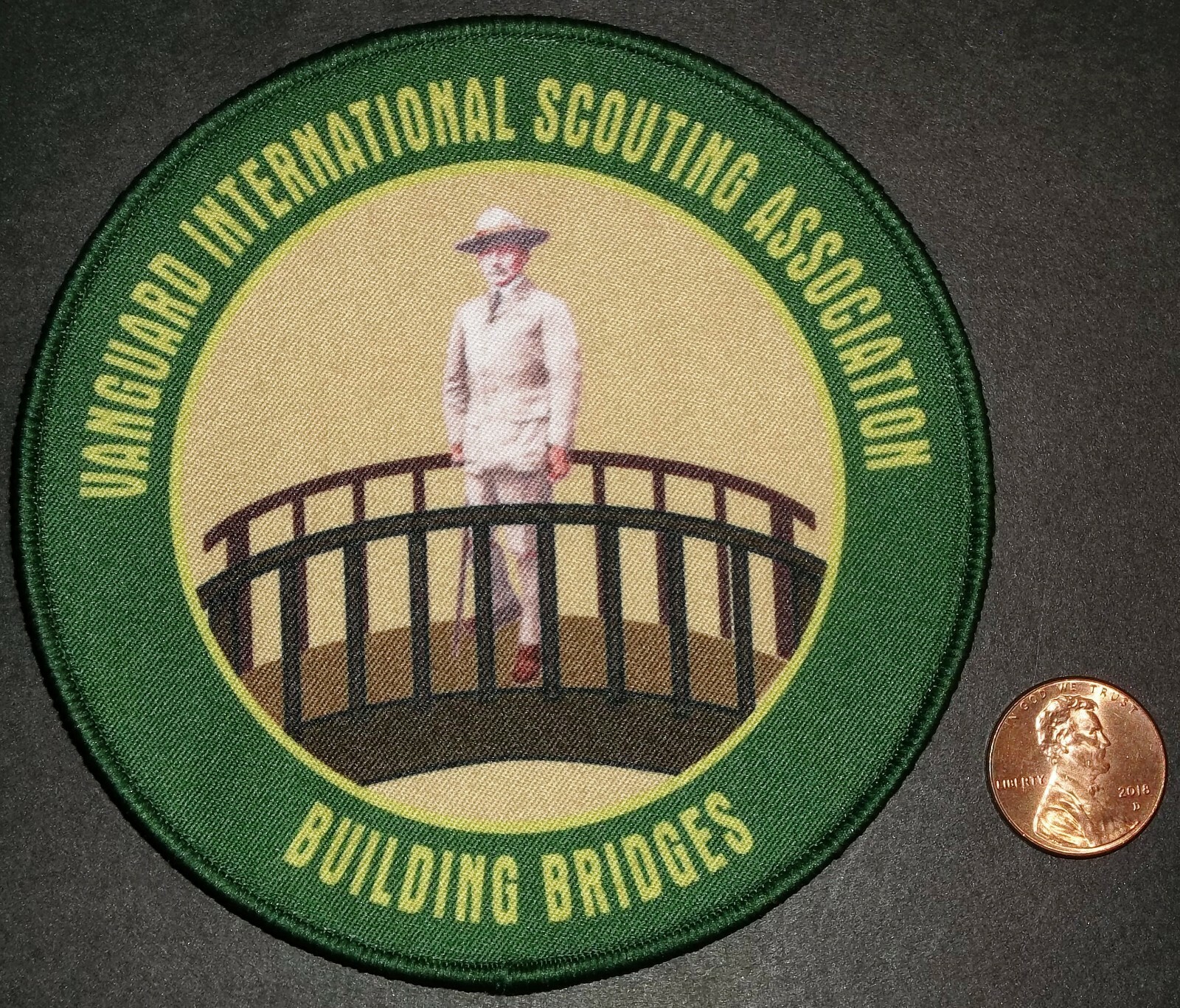 BSA BSC 2001 VANGUARD INTL.ASSOC CANADIAN JAMBOREE CONTINGENT POCKET PATCH 4 IN