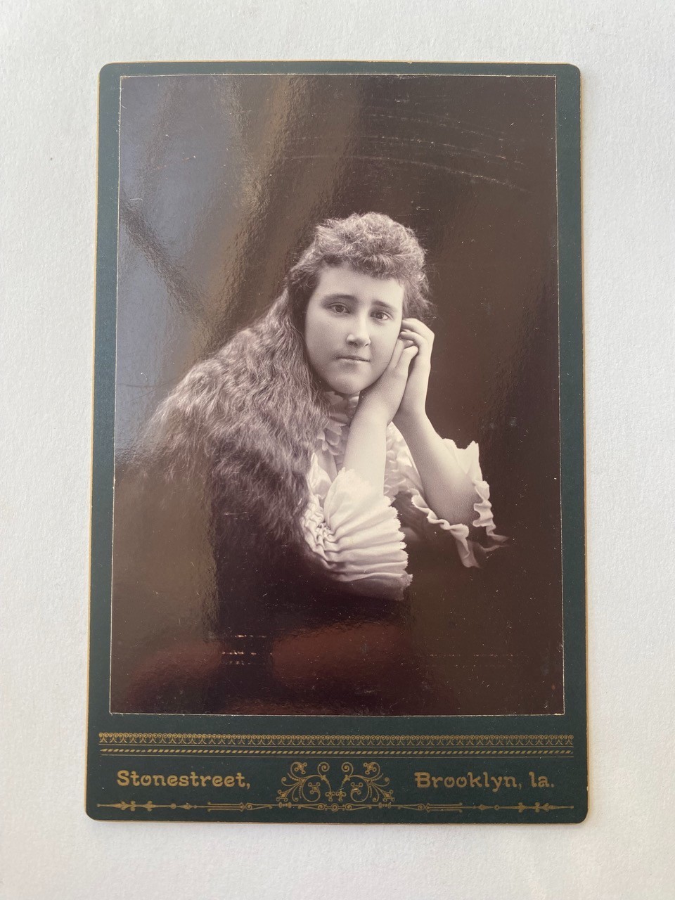 Antique Cabinet Photo Young Woman Portrait Stonestreet Brooklyn Iowa c1890s