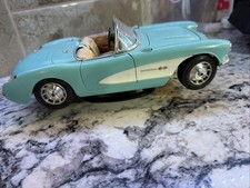 Burago 1957 Turqouise Corvette Diecast Convertable Doors & Hood Open 1/18 Scale picture