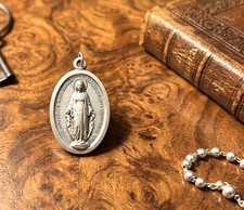 Vintage Miraculous Medal Pendant Mary Immaculate Silver Plated 1