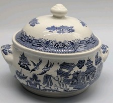 Churchill Willow Blue England Round Covered Vegetable Bowl/Tureen New Old Stock picture