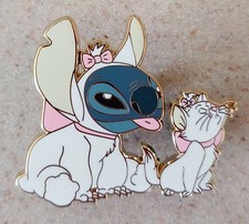 Fantasy Pin Disney Cats Stitch & Marie Kitten sticking tongue out ignoring picture