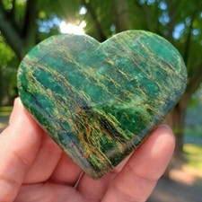 Natural Green Emerald Heart Carved Stone Crystal Minerals Gemstone Specimens picture