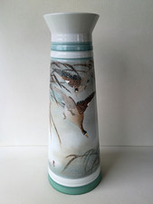FINE SIGNED JINGDEZHEN CHINESE PORCELAIN 16.75