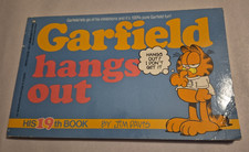 Garfield Hangs Out by Jim Davis His 19th Book Comic Strip Book Comedy picture