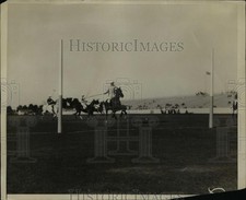 1935 Press Photo Cornelius Vanderbilt, Sonny Whitney at polo in NY - net16060 picture