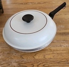 Vintage Regal Ware Enamel Cast Aluminum Non-Stick Cookware  Pan  rare 11 inch. picture