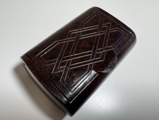 vintage 1930’s phenolic bakelite pocket tobacco snuff box picture