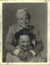 1942 Press Photo Comedians Ole Olsen, Chic Johnson of 