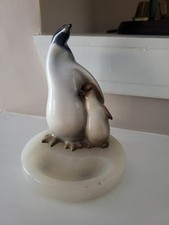 Emperor Penguin with Baby Chick Figurine – Hand-Painted Wildlife Decor READ picture