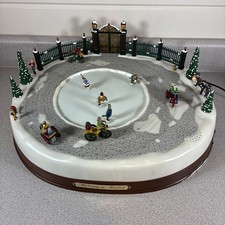 Mr. Christmas Holiday In Motion 1996 Musical Animated Victorian Skating Pond Box picture