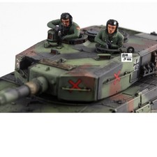 Homemade 1/72 German Leopard 2 Series Driver 2 Soldiers Finished Colored Model picture