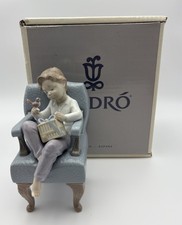 Vintage Lladro 6510 “An Unexpected Gift” 7.5”  RARE With Box *RETIRED picture