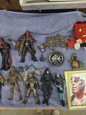 Hellboy set multifigures and memorabilia d c comics picture