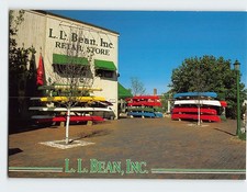 Postcard L. L. Bean Inc. Freeport Maine USA picture