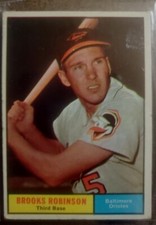 1961 topps # 10 brooks robinson. The Human Vacuum. The King Of The Hot Corner. picture