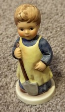HUMMEL GARDEN TREASURES GOEBEL 1996 GERMANY FIGURINE BOY WITH SHOVEL . picture