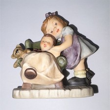 Goebel Sweet Dreams BH 182 Berta Hummel Porcelain Girl Figurine 2002 picture
