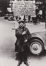 1976 Press Photo Unemployed Detroit Man with Picket sign during Depression 1930 picture