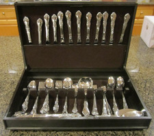 DISTINCTION DELUXE By Oneida Stainless Vintage Flatware - 99 Pcs picture