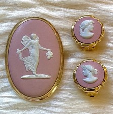RARE Wedgwood Pink Jasperware Gold Plated Cameo Brooch & Clip-On Earring Set picture
