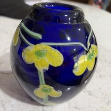 VINTAGE MURANO 'LABURNUM' COBALT BLUE GLASS PAPERWEIGHT CASED VASE YELLOW FLOWER picture