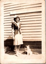 VINTAGE ORIGINAL PHOTO 1930s 1940s Young Woman Lady Dog Pet Fluffy White Puppy picture