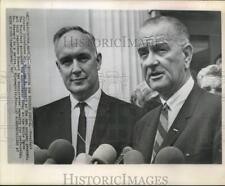 1965 Press Photo President Johnson and Dr. William Stewart at D.C. press brief. picture