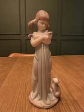 Lladro Don't Forget Me #5743 Girl With Kittens Porcelain Figurine Spain picture