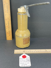 (TH-010) Vintage Plews 1 Pint Hand Pump Oiler Long Spout Olive Made in USA picture