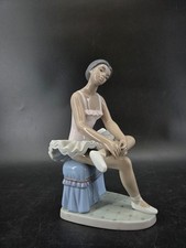 Lladro 6104 Finishing Touches Black Legacy picture