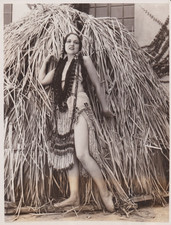 1931 Press Photo Leggy Ruth Magden Models Hupa Indian Dress of Buckskin & Straw picture